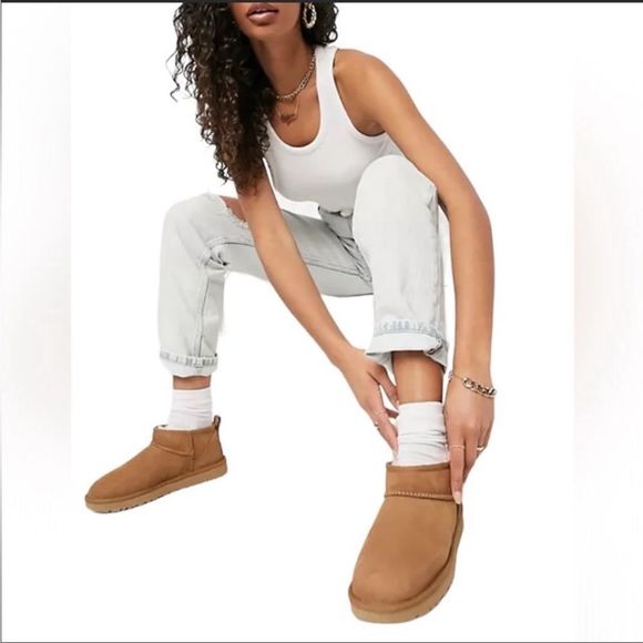 NWT UGG Classic Ultra Mini Chestnut Boots Women's Size 6 - Picture 2 of 16